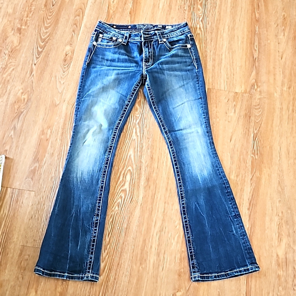 Miss Me jeans size 29. Inseam 29. Back pockets have a great design.